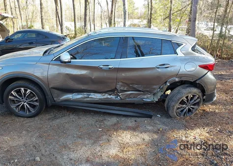 2017 Infiniti Qx30 Premium z USA, uszkodzony, nr VIN SJKCH5CR0HA030387